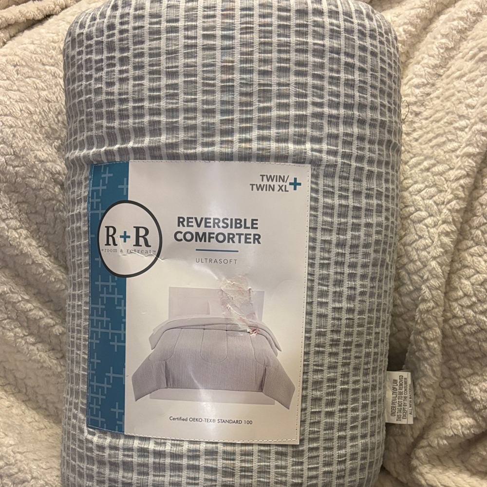 Reversible Comforter - Gray and Cream